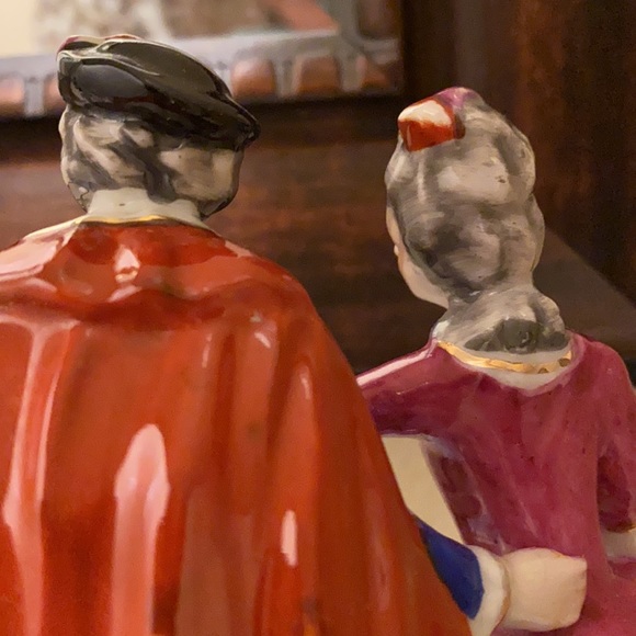 Vintage Boudoir matched pair of lamps without shades - Picture 8 of 14